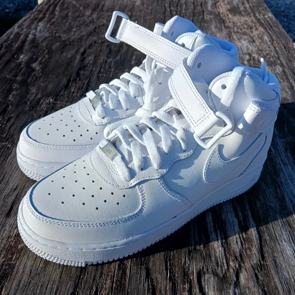 Nike Air Force 1 Lifestyle/Streetwear Shoes Size 7 Youth/8.5 Women - Picture 9 of 9
